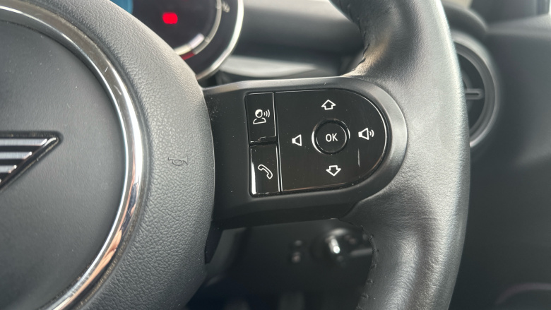 MINI Hatchback 1.5 Cooper Classic Premium 3dr Petrol Hatchback